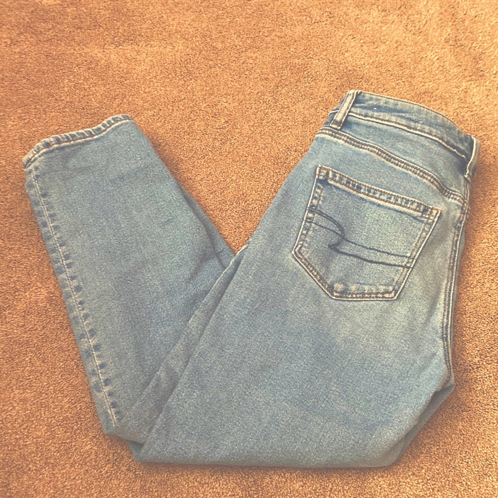 Stylish straight leg stretch mom jeans